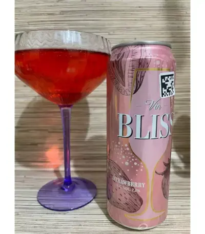 Напиток пивной «VIN BLISS STRAWBERRY (ВИН БЛИСС КЛУБНИКА)», 0,43 л